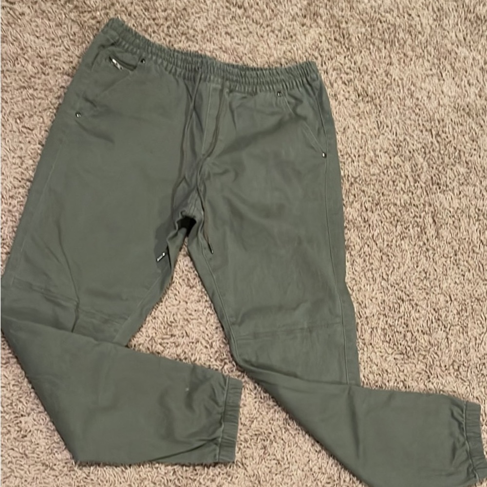 Empyre joggers size large